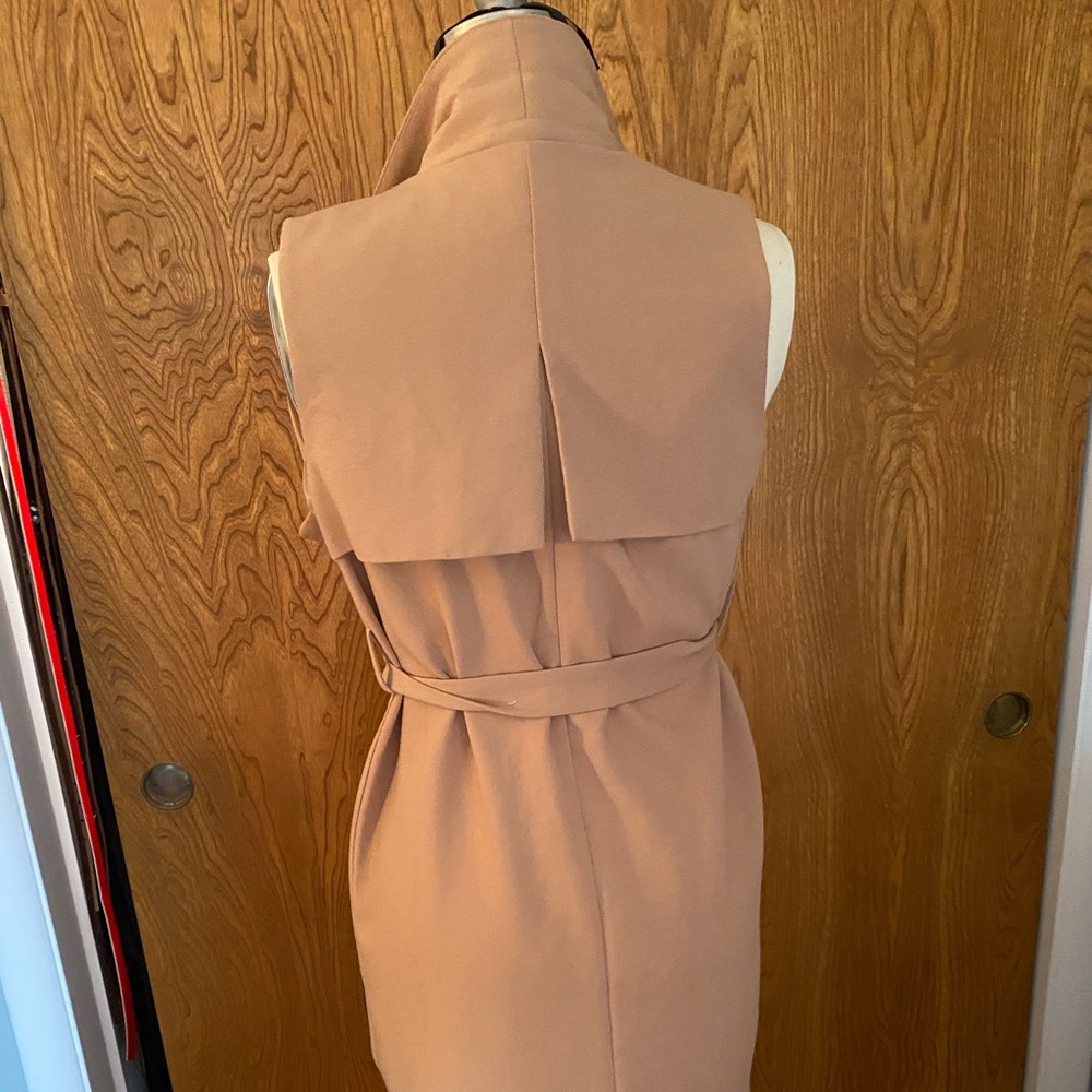 Chic Sleeveless Jacket - Picture 3 of 4